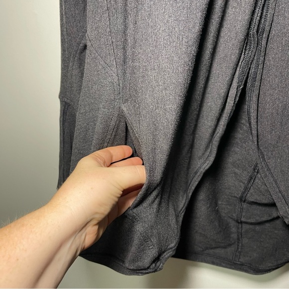 Lululemon women's Heathered Mod Black To & Flow Wrap oversized cardigan in US 2 - Picture 7 of 11